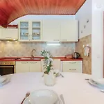 1 Bedroom In Dramalj