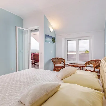 Lägenhet 1 Bedroom In *