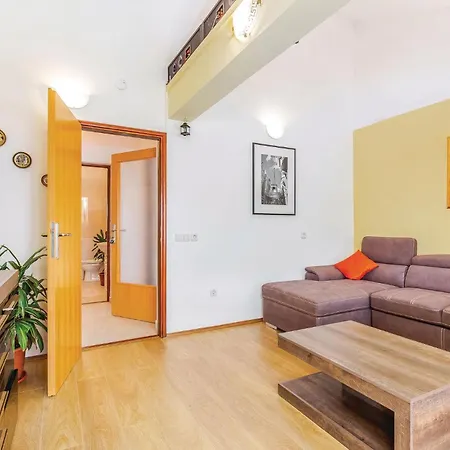 1 Bedroom In Lägenhet