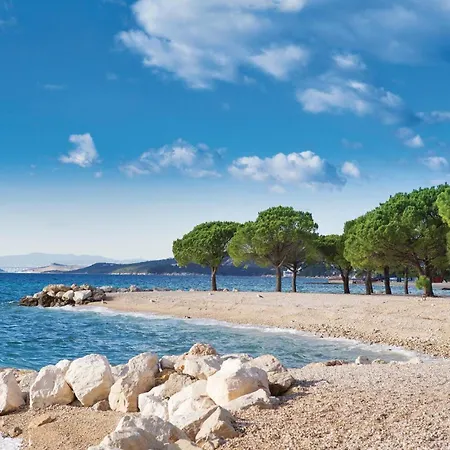 Stunning In With House Sea View Apartman