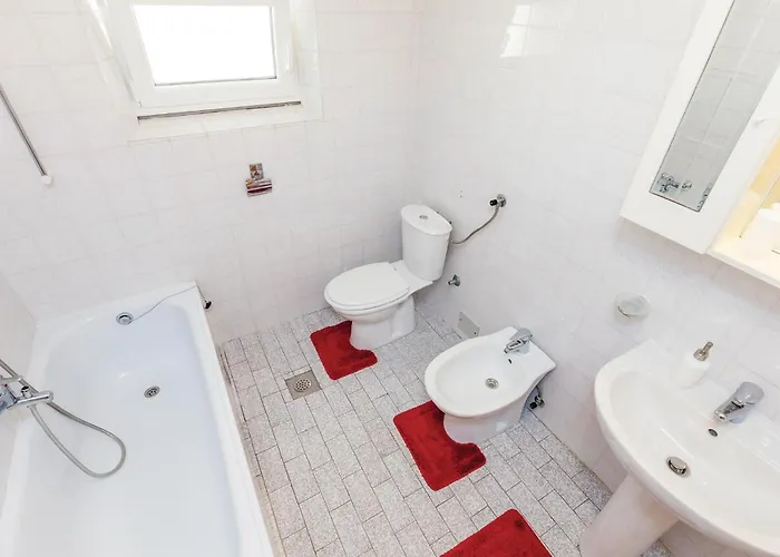 1 Bedroom In * دْغاماي
