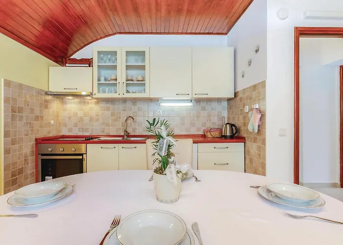 1 Bedroom In دْغاماي